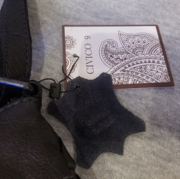 Civico 9  Over the shoulder plus. - Picture 7 of 8